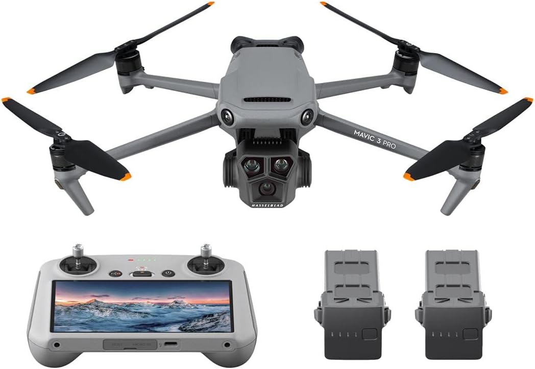 DJI Mavic 3 Pro Fly More Combo con DJI RC (radiocomando con schermo), drone con tripla fotocamera e Hasselblad con CMOS da 4/3 - Scopri l'innovazione di alta qualità - a soli 2482€
