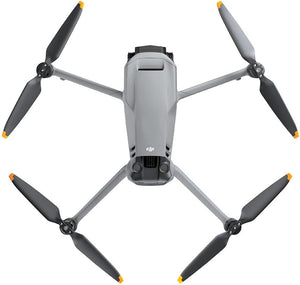 DJI Mavic 3 Pro Fly More Combo con DJI RC (radiocomando con schermo), drone con tripla fotocamera e Hasselblad con CMOS da 4/3 - Scopri l'innovazione di alta qualità - a soli 2482€
