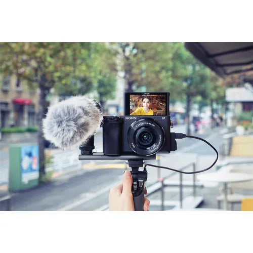 Sony ILCE-6400M - Alpha A6400 Kit con SEL18135 (Black) - Scopri l'innovazione di alta qualità - a soli 1215€
