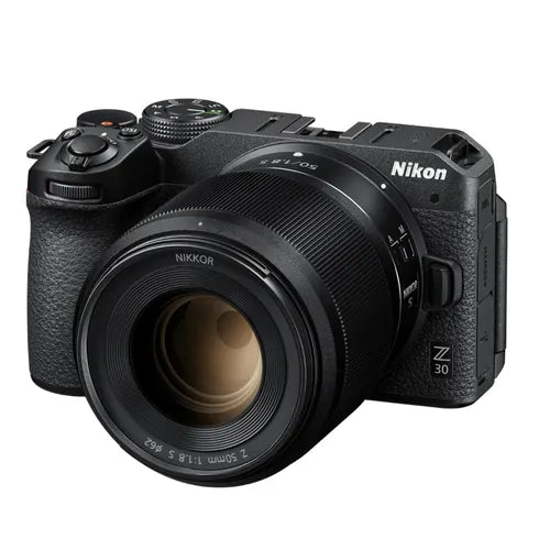 Nikon Z30 Kit con Nikkor Z DX 18-140mm f/3.5-6.3 VR - Scopri l'innovazione di alta qualità - a soli 1159€