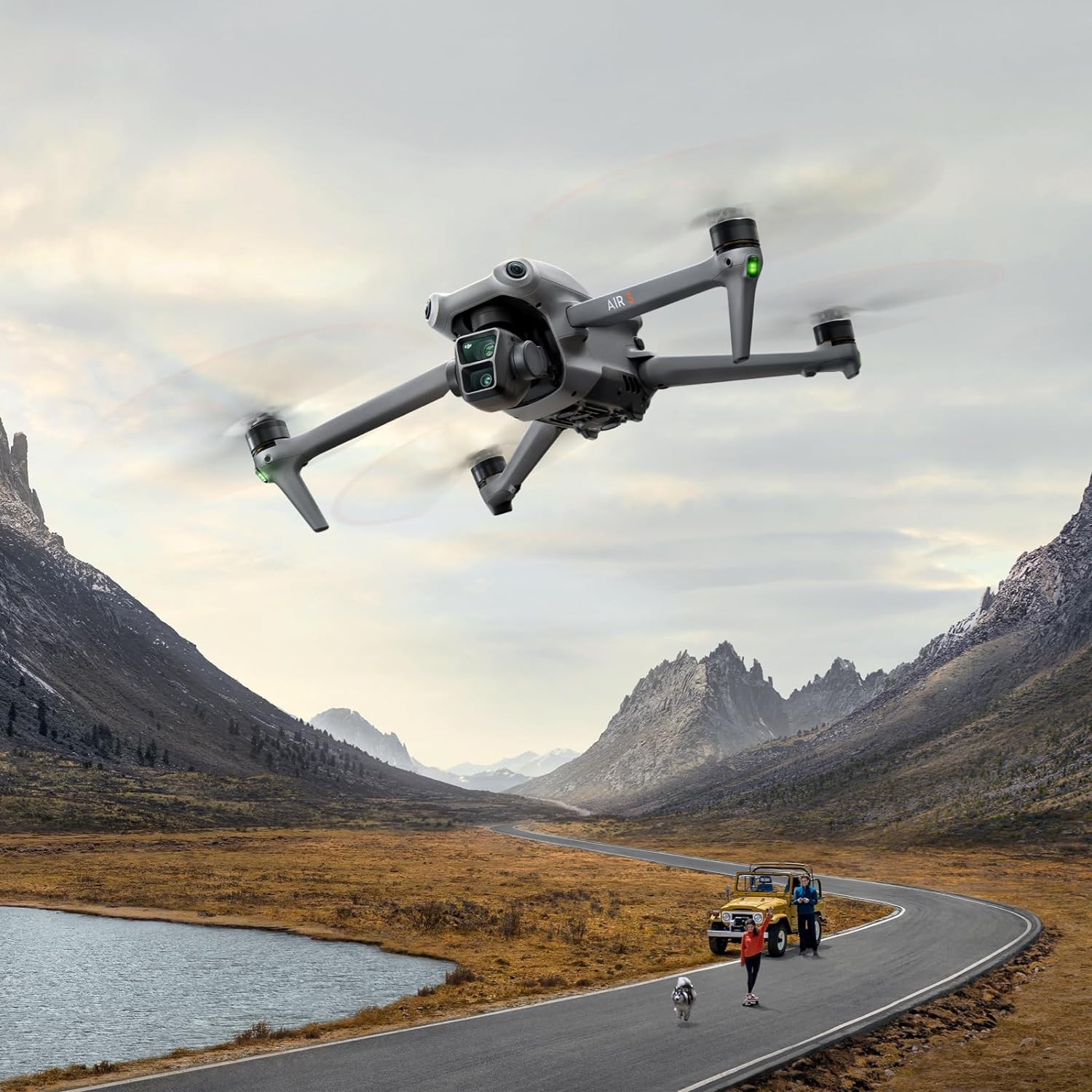 DJI Air 3 (con DJI RC-N2), drone con doppia fotocamera principale media e grandangolare, autonomia di 46 min, rilevamento ostacoli omnidirezionale - Scopri l'innovazione di alta qualità - a soli 987€