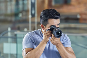 Sony Alpha 7 IV, Fotocamera Mirrorless Full-Frame,33 MP, Real-time Eye Autofocus, 10 fps, 4K60p, schermo orientabile e ad apertura laterale, Nero - Scopri l'innovazione di alta qualità - a soli 2260€