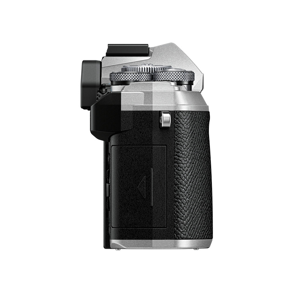 OM System OM-5 Kit con M.Zuiko Digital ED 14-150mm f/4.0-5.6 II (Silver) - Scopri l'innovazione di alta qualità - a soli 1332€