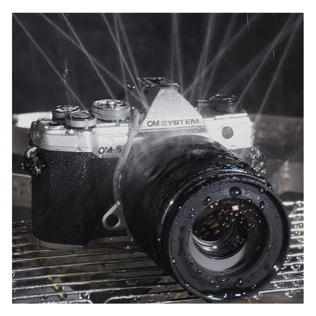 OM System OM-5 Kit con M.Zuiko Digital ED 14-150mm f/4.0-5.6 II (Silver) - Scopri l'innovazione di alta qualità - a soli 1332€