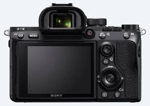 Sony ILCE-7M3K - Alpha A7 III Kit con SEL2870 - Scopri l'innovazione di alta qualità - a soli 1663€