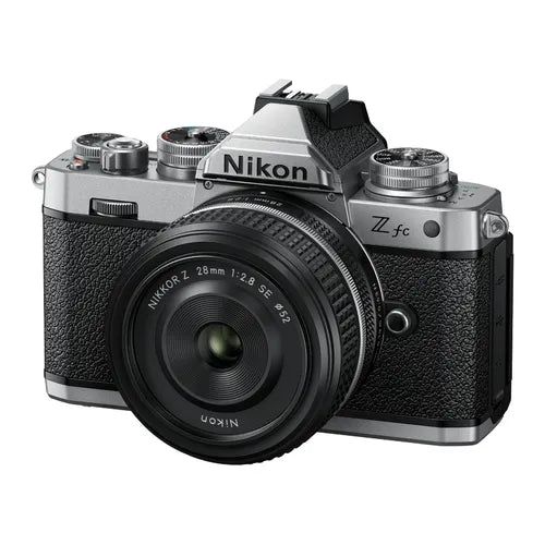 Nikon Z fc Kit con NIKKOR Z 28mm f/2.8 (SE) - Scopri l'innovazione di alta qualità - a soli 1129€
