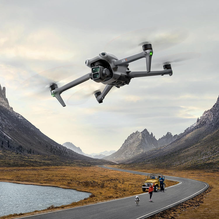 DJI Air 3 Fly More Combo con DJI RC 2 radiocomando con schermo), drone con doppia fotocamera principale media e grandangolare 4K HDR - Scopri l'innovazione di alta qualità - a soli 1410€